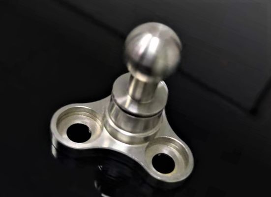 O espaço aéreo do suporte do protótipo feito à máquina parte o material de aço inoxidável de alumínio