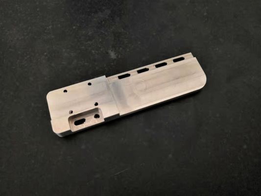 As peças do CNC do aço carbono pulverizam o revestimento para o equipamento industrial/médicos de trituração