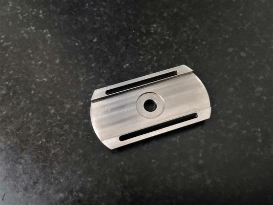 Nivelamento de trituração 0.08mm das peças do CNC do aço carbono para a lâmina que barbeia o suporte da lâmina