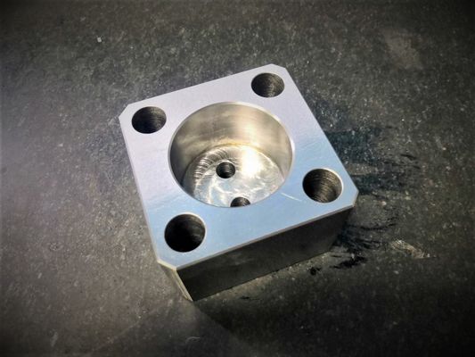 Peças feitas à máquina precisão do nivelamento de SKD11 Ra0.8 0.01mm