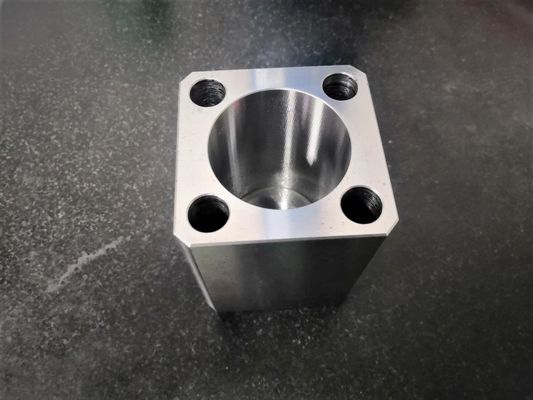 Peças feitas à máquina precisão do nivelamento de SKD11 Ra0.8 0.01mm